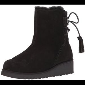 Koolaburra by UGG Lomia short black boot